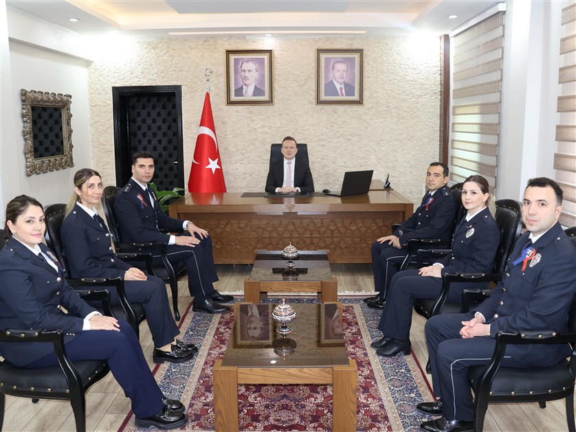 Polis Haftası Nedeniyle İlçe Emniyet Teşkilatından Kaymakamımız Sayın Mehmet Sadık KILIÇ'a Ziyaret.